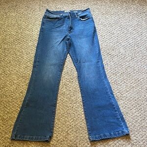 Kenzie Jeans Vintage Luxe. The Savannah high rise flare. 8/29